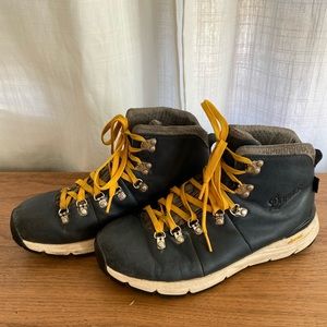DANNER MOUNTAIN 600